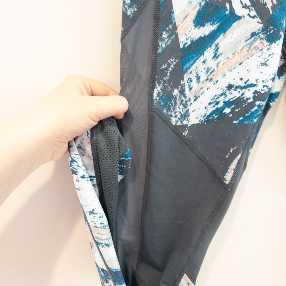 Zella Abstract Pattern Grey Mesh Inset Workout Le… - image 4